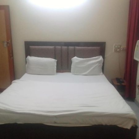 Hotel Diamond Palace 45C Chandīgarh Dış mekan fotoğraf