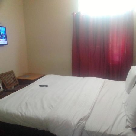 Hotel Diamond Palace 45C Chandīgarh Dış mekan fotoğraf
