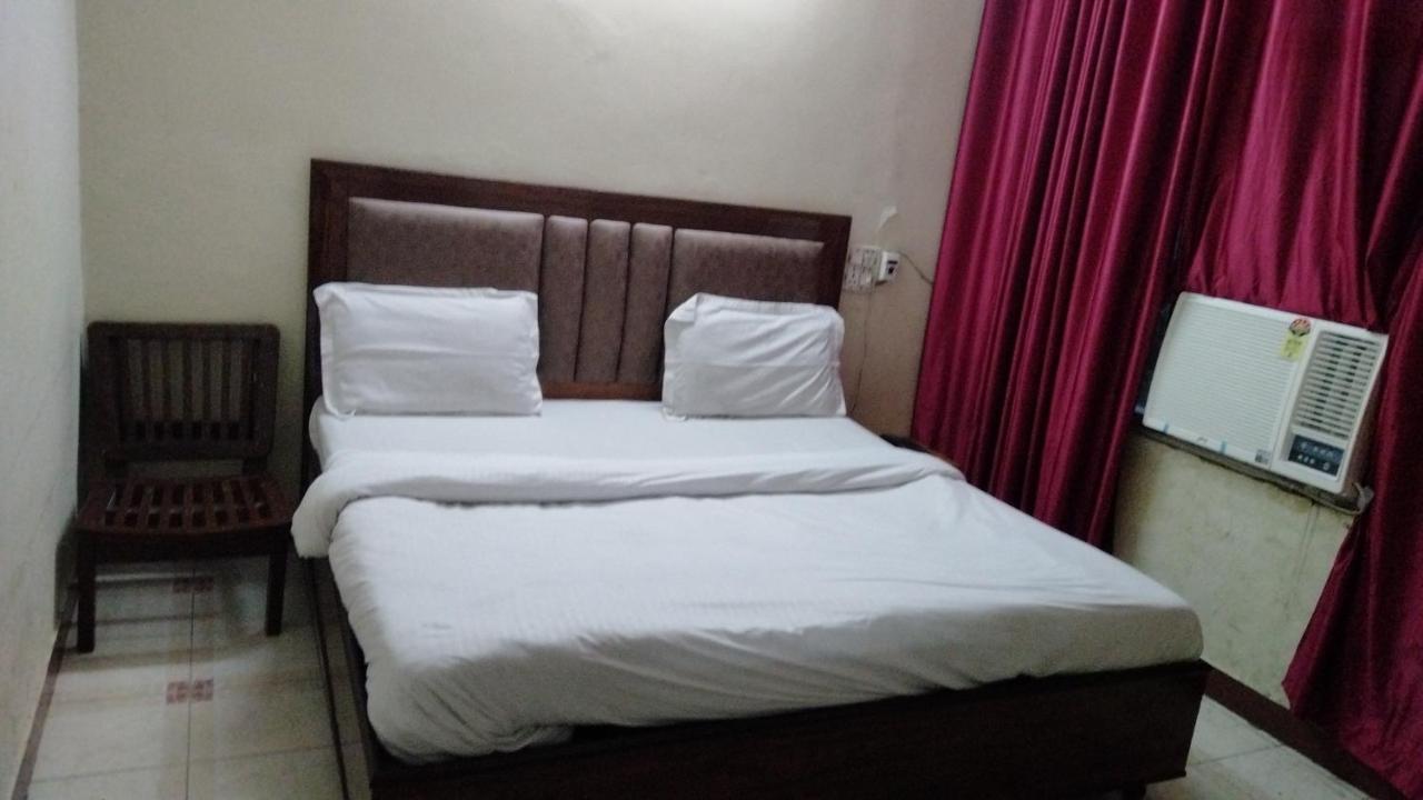 Hotel Diamond Palace 45C Chandīgarh Dış mekan fotoğraf