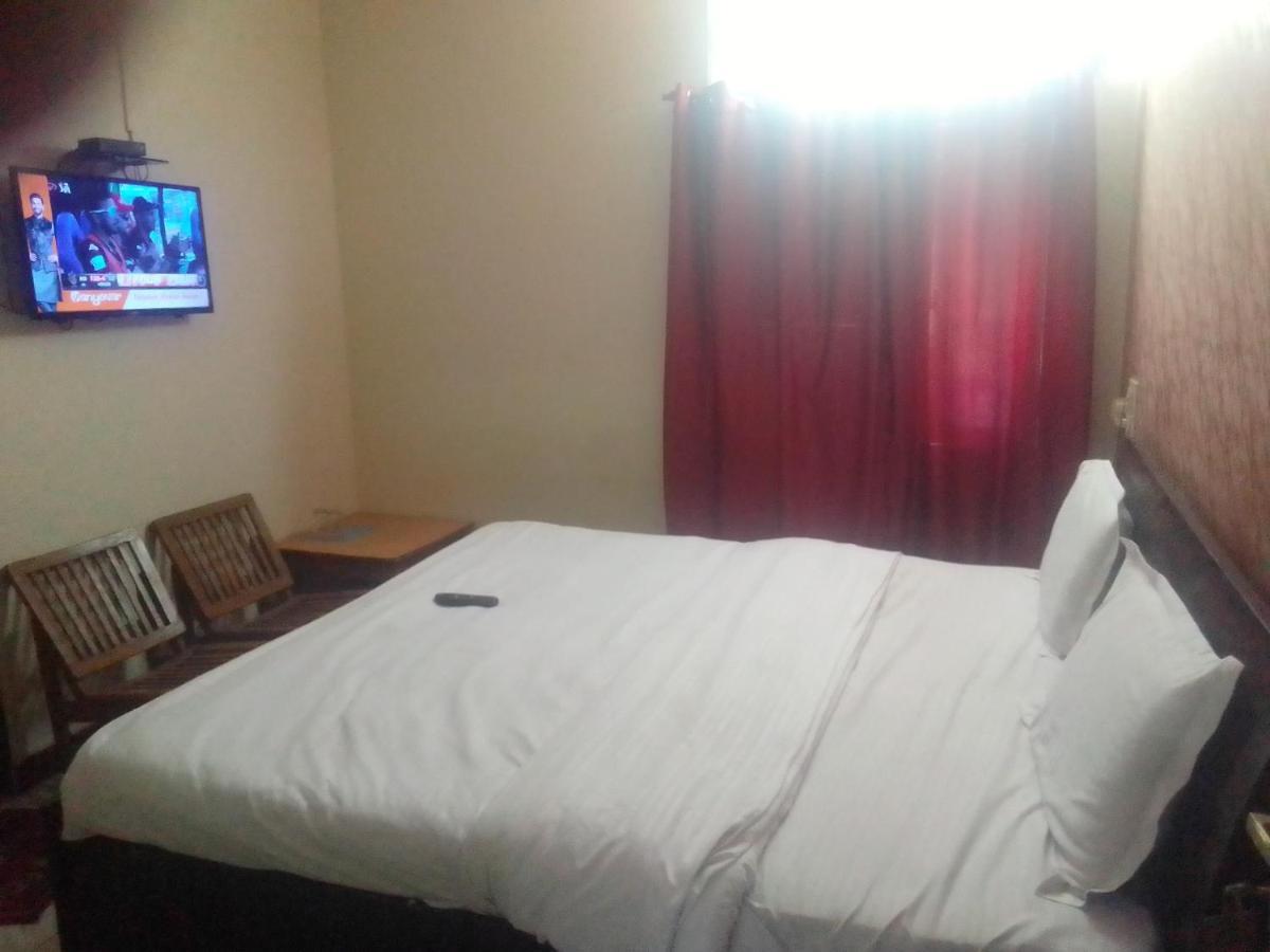 Hotel Diamond Palace 45C Chandīgarh Dış mekan fotoğraf